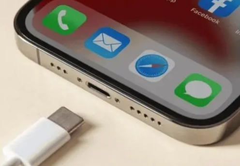 武侯苹果15维修分享iPhone15改USB-C接口后能和安卓用户互借充电器吗 